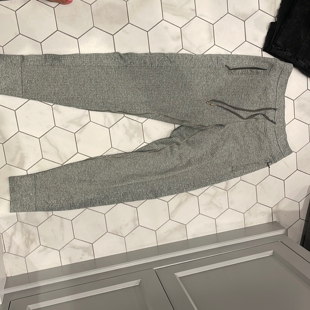 women’s lululemon joggers